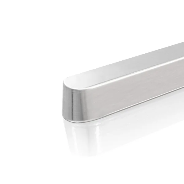 Auf dem Bild ist ein schmaler, silberfarbener Lotbarren von Stannol zu sehen.