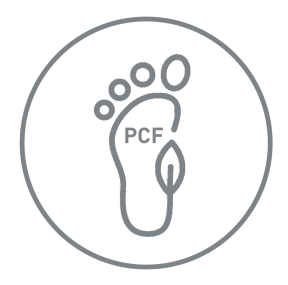 Auf dem Bild ist ein stilisierter Fußabdruck auf grauem Grund zu sehen, in der Mitte steht der Schriftzug PCF.